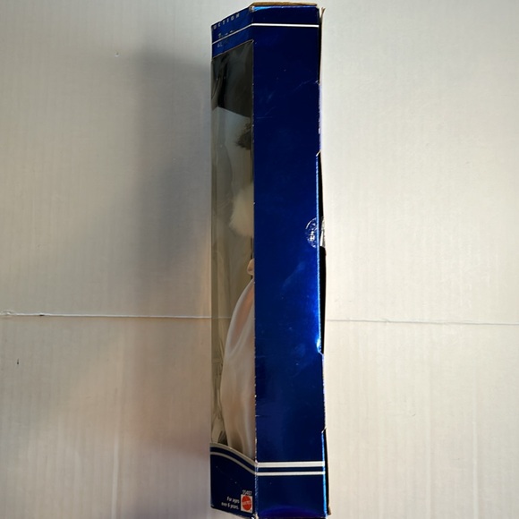 NIB Barbie Mattel Enchanted Evening Barbie Doll Figure 1995 ( 1960 Reprodution ) - Picture 2 of 9